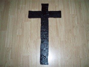 Kříž černá barva