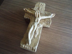 Dřevěný dubový kříž