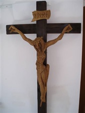 Dřevořezba kříže, materiál borovice, dub 1
