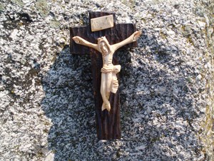 Kristus na tmavém kříži