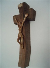 Dřevořezba kříže, materiál ořech, lípa 3